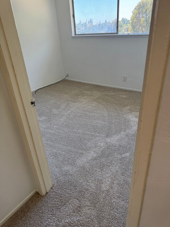 Foto del edificio - 8043 Greenridge Dr