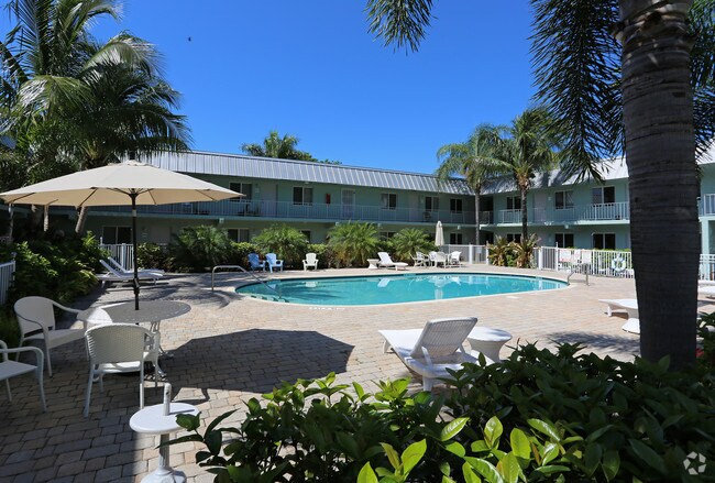 Foto del edificio - Poinsettia Landings