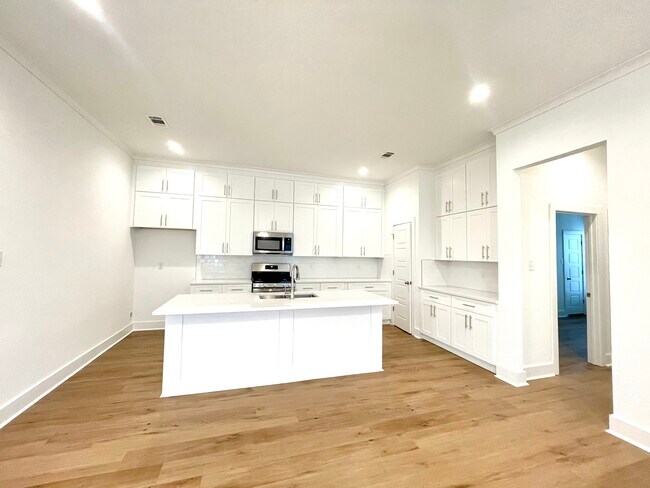 Foto del edificio - 10248 Creekbend Ave