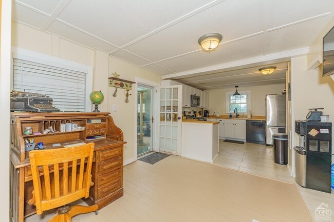 Building Photo - 1295 Goshen St