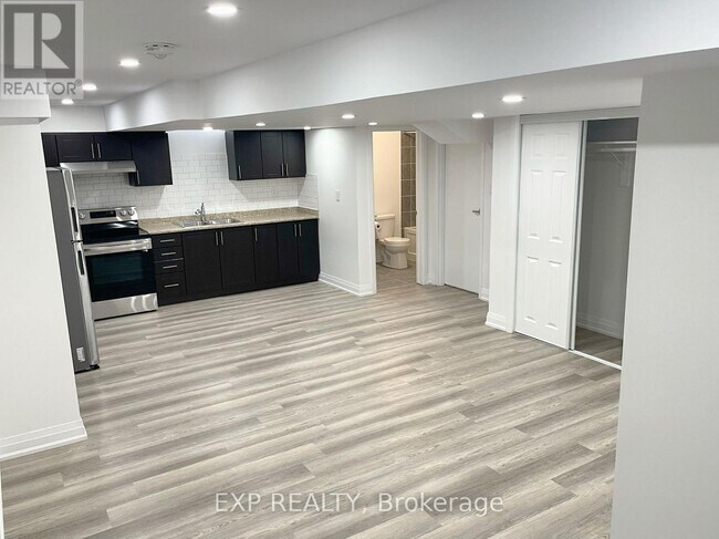 Photo du bâtiment - 79 Elmhurst St