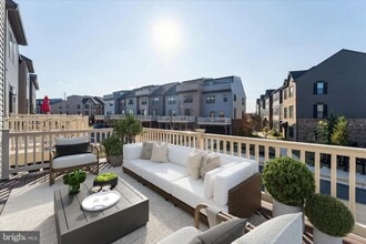 Building Photo - 14032 Sunrise Valley Dr