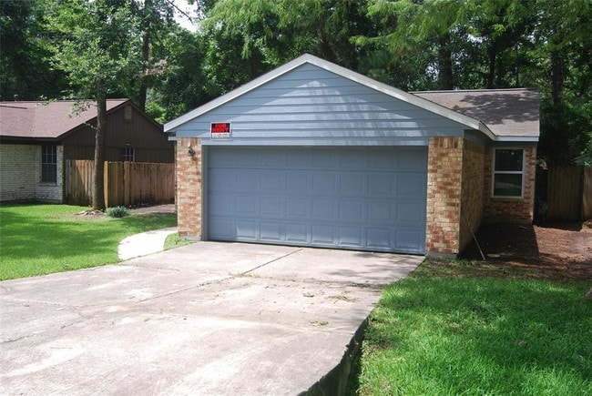 Building Photo - 8 Redberry Ct