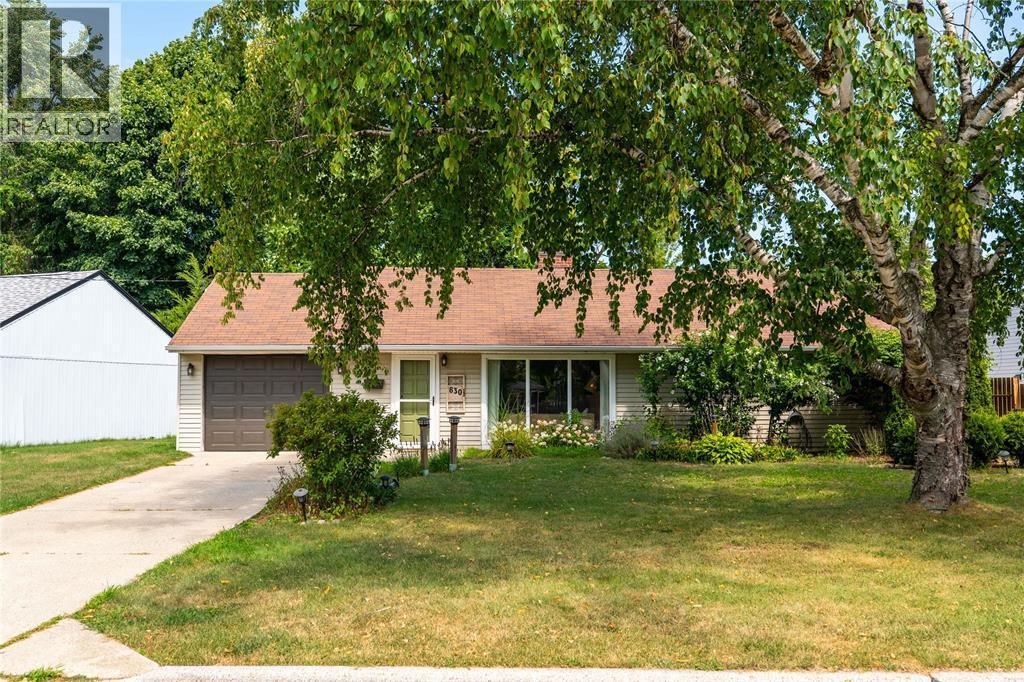Primary Photo - 830 Retlaw Dr