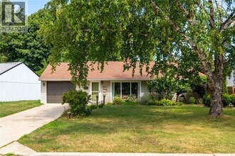 Building Photo - 830 Retlaw Dr