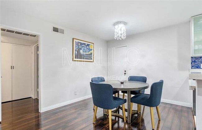 Foto del edificio - 355 S Madison Ave