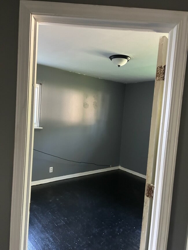 Building Photo - 3-Bed Oasis with Spacious Comfort at 6137 ...