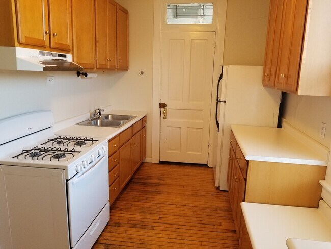 Foto del edificio - 3311 N Ravenswood Ave