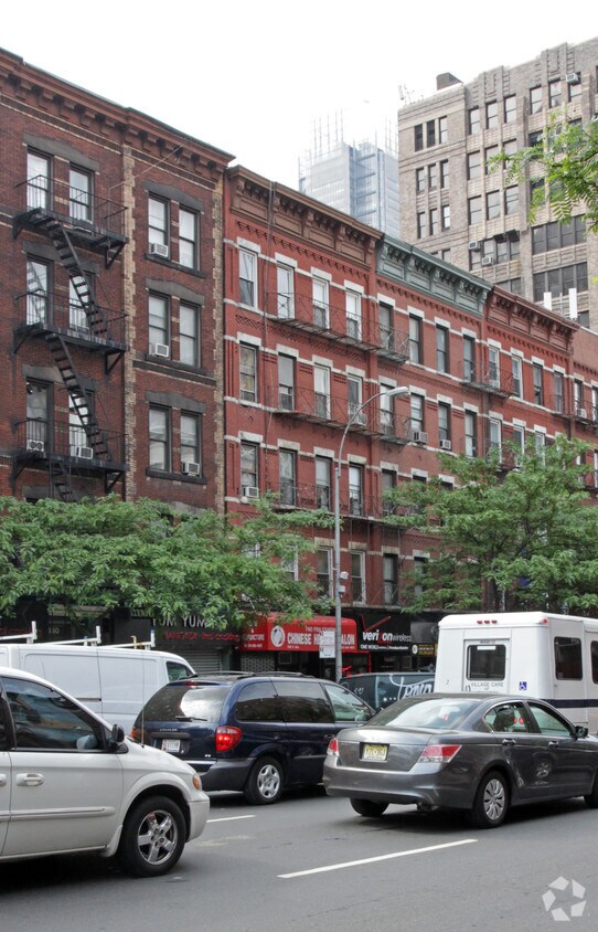 Primary Photo - 648 9th Ave