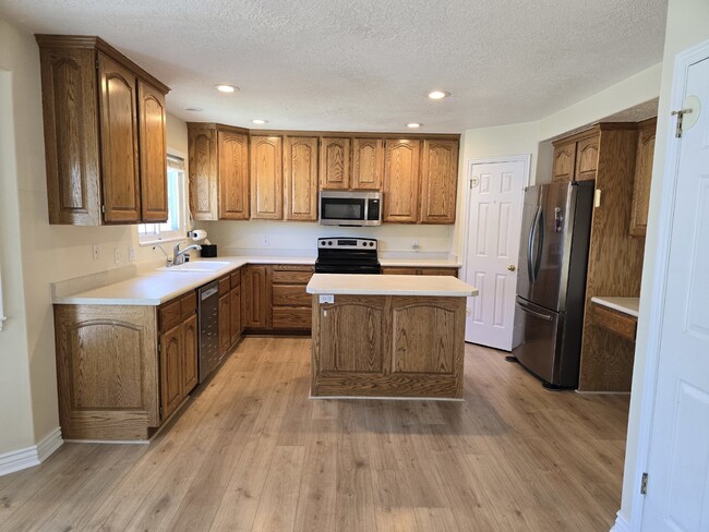 Building Photo - Charming 3-Bed Home in Lehi