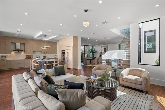 Foto del edificio - 14519 Greenleaf St