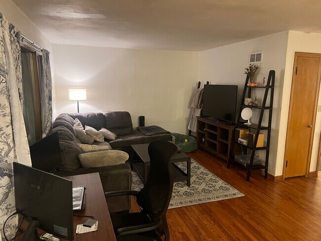 Foto del edificio - 8303 W Dana St