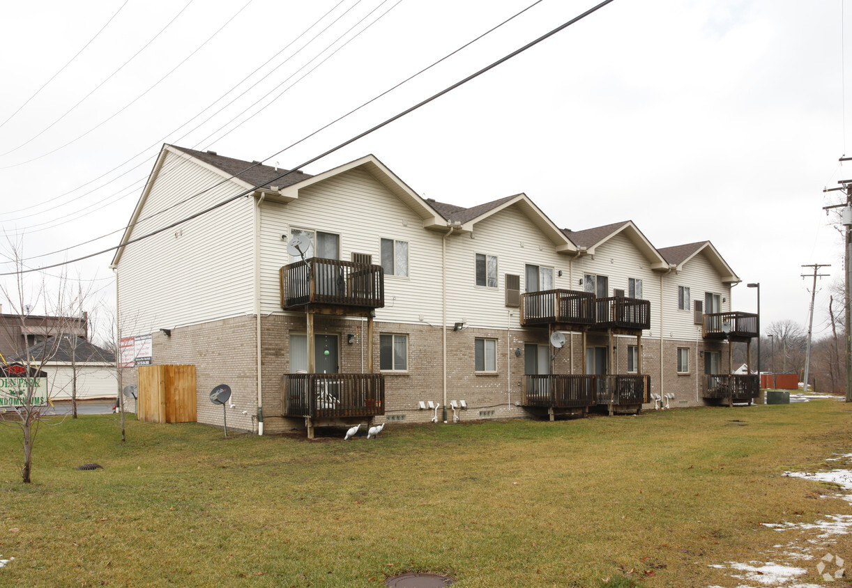 Building - Eden Park Condos