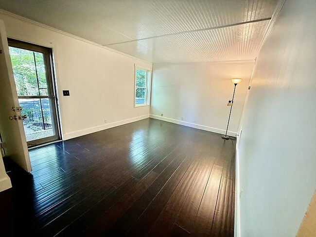 Foto del edificio - Beautifully Maintained Townhome in the Heart of Bellevue!