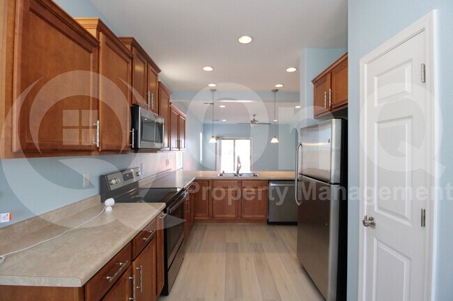 Building Photo - 38032 W Vera Cruz Dr
