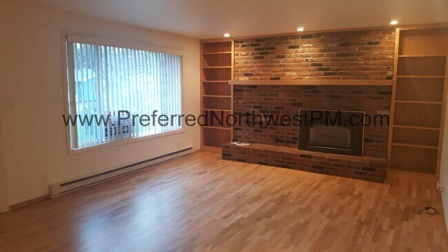 Foto del edificio - 892 Cornwall Ave