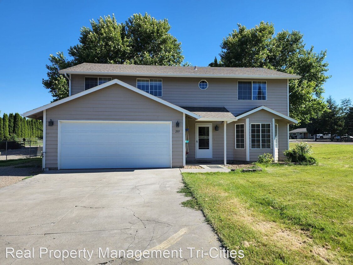 4 br, 2 bath House 205 W 34th Ave House Rental in Kennewick, WA