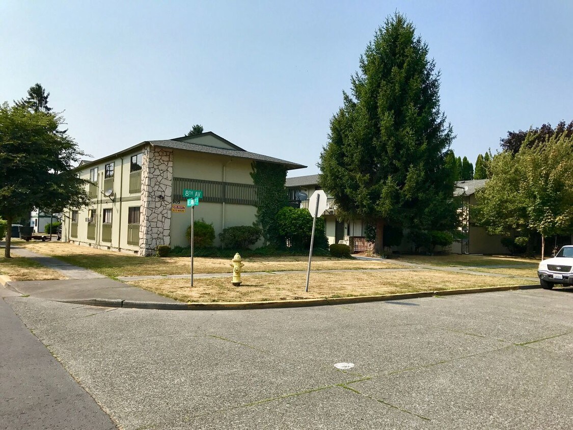 Foto principal - 905 8th Ave