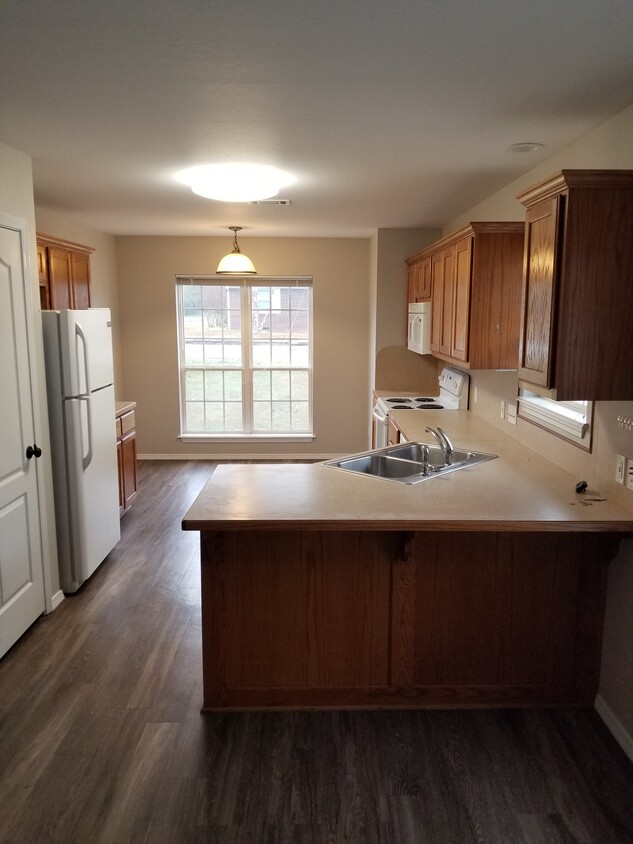 Kitchen - 1202 Hickory Ave