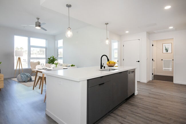 Building Photo - The Charlie Echo Park