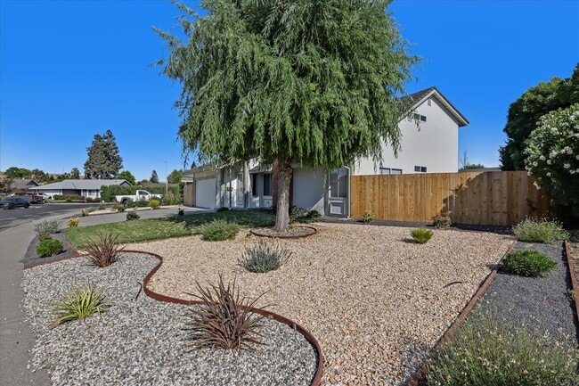 Photo - 2916 Biddleford Dr House