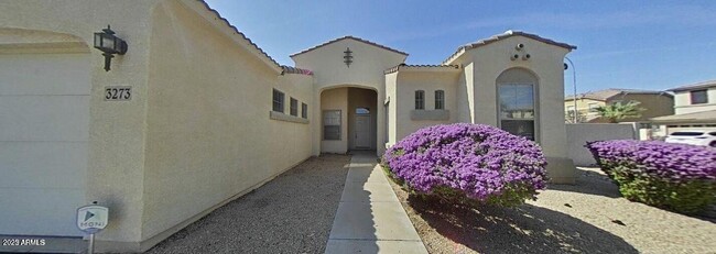 Building Photo - 3273 E Roadrunner Dr