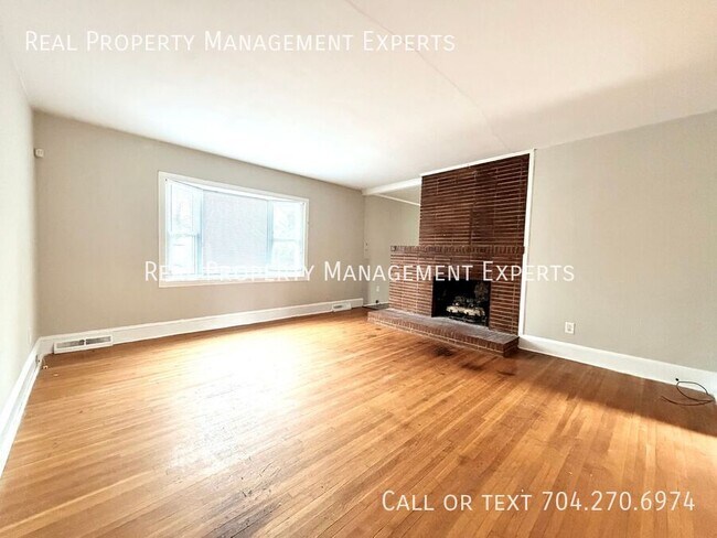 Foto del edificio - 3930 Carlyle Dr