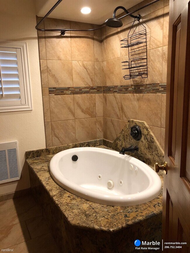 Foto del edificio - 3 br, 2 bath House - 313 Main Street