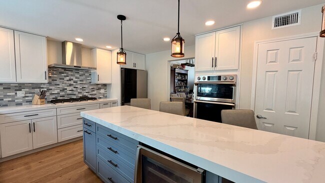 Foto del edificio - Luxury 4 bd in Carlsbad with Pool with AC