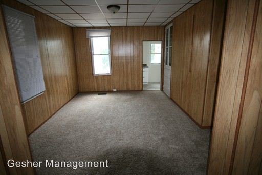Building Photo - 1475 E Steuben St