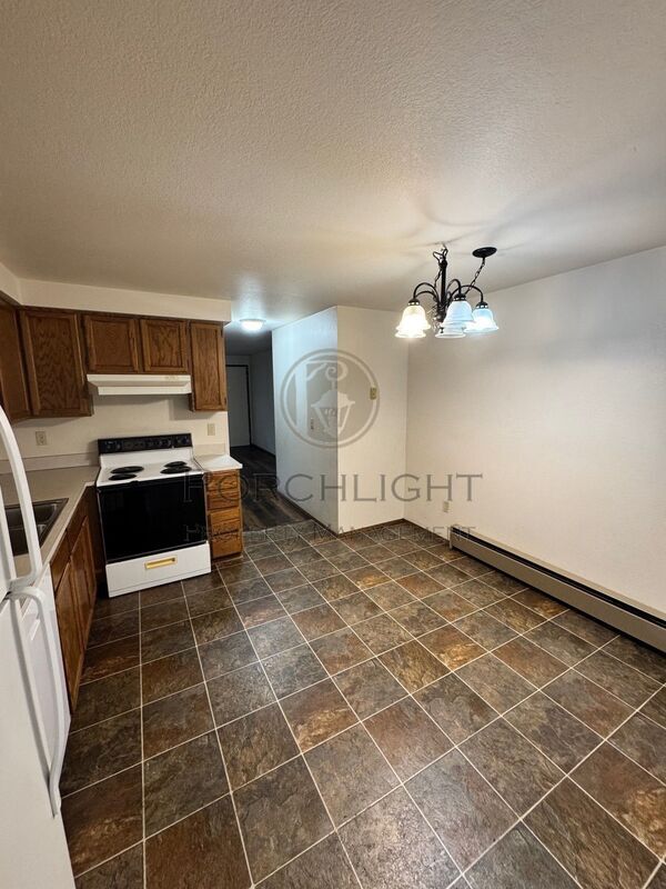 Building Photo - 313 14th St