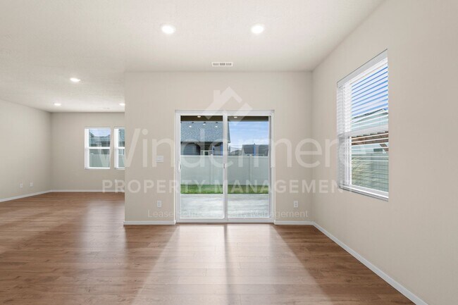 Foto del edificio - Welcome to this stunning 4-bedroom, 2-bathroom home located in the heart of Spokane, WA.