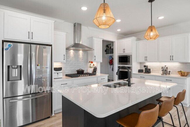 Building Photo - 2020 Moonraker Dr