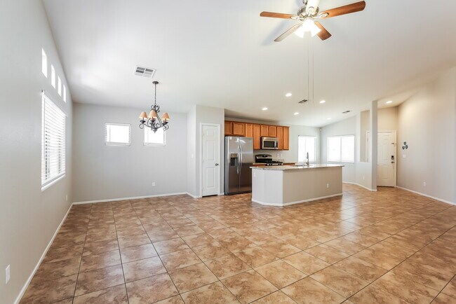 Foto del edificio - 5936 Crestmont Dr