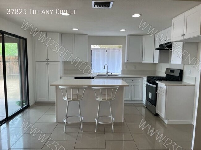 Building Photo - 3BD/ 2BTH SINGLE STORY HOME JUST REHABBED