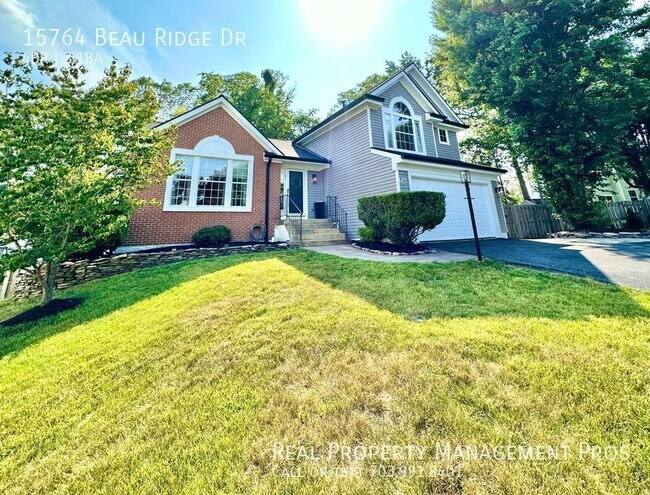 Building Photo - 15764 Beau Ridge Dr