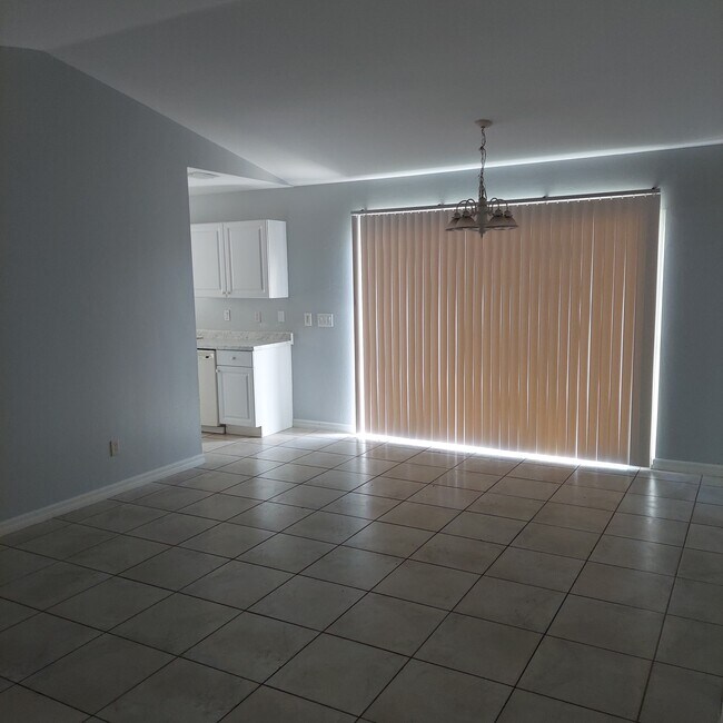 Foto del edificio - 4526 22nd St SW