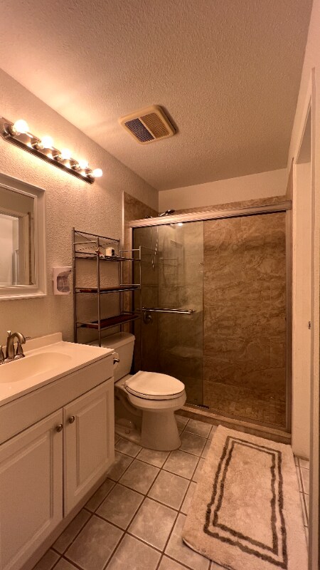 Foto del edificio - 140 Uwapo Rd