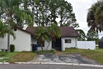 Building Photo - 11301 Darewood Pl
