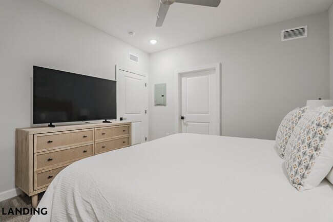 Building Photo - 5001 Willowgate Loop