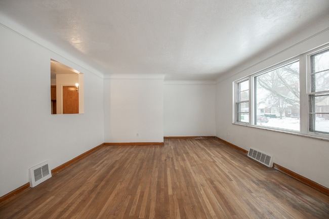 Photo - 160 Noble Beach Dr House