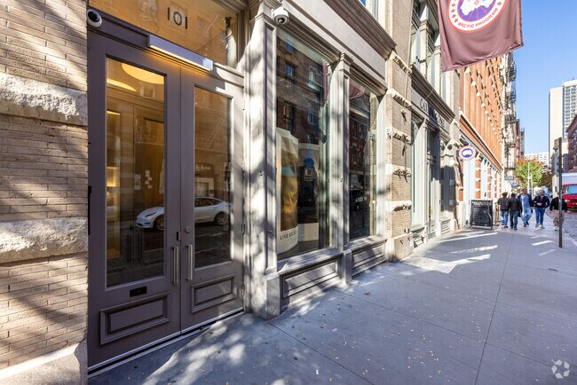 Entrance - Cooperative