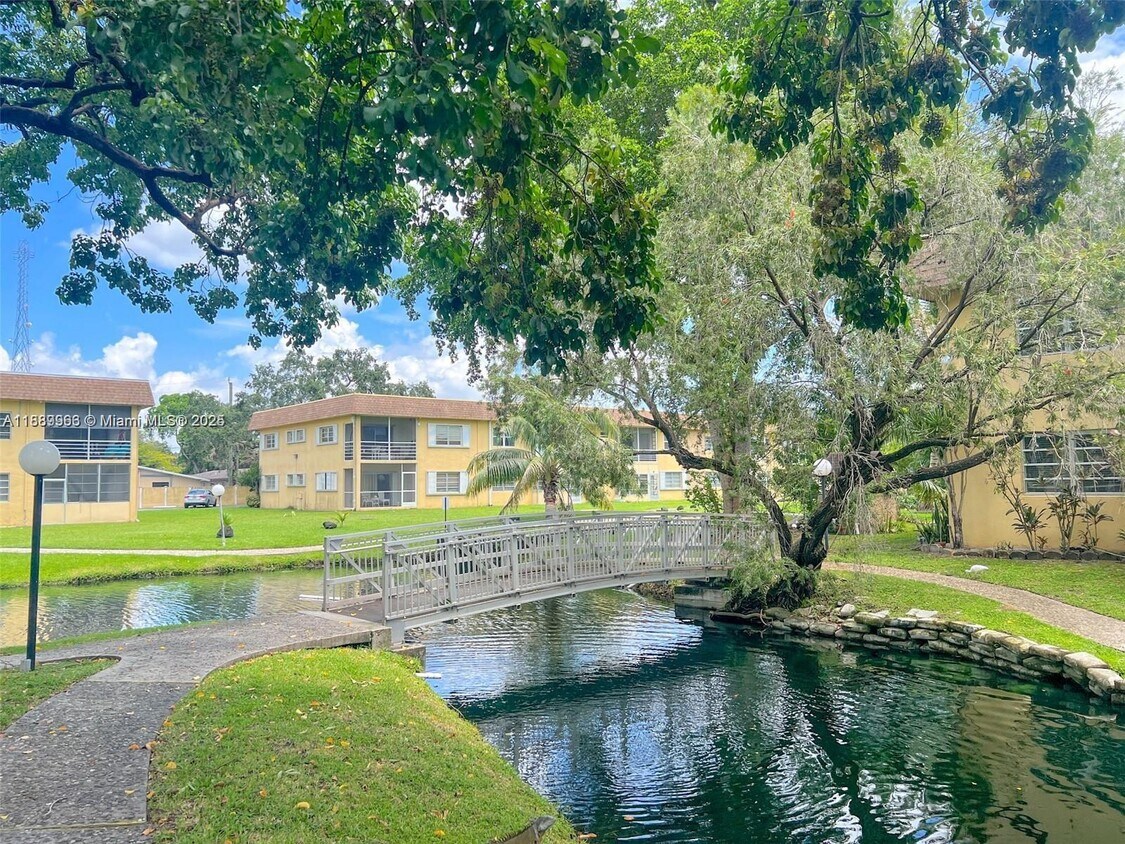 Foto principal - 5140 SW 40th Ave