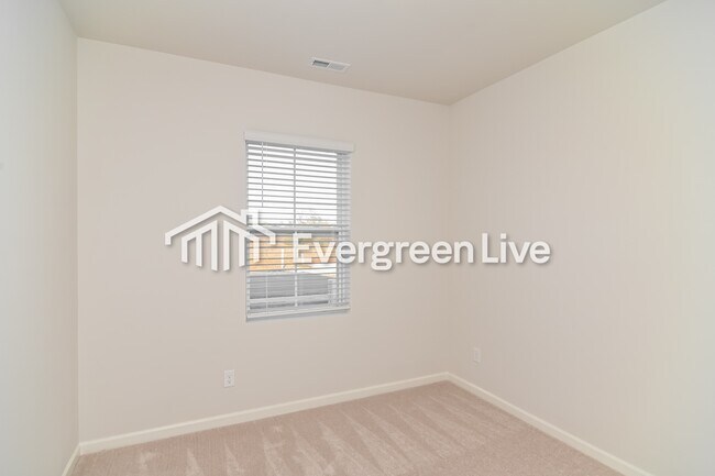 Building Photo - 644 Shoemaker Ln