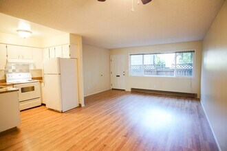 Building Photo - 2612 NE Clackamas St