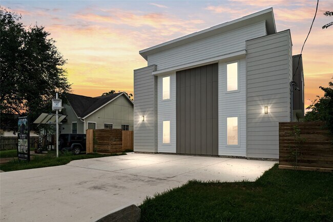 Foto del edificio - 8205 Parnell St