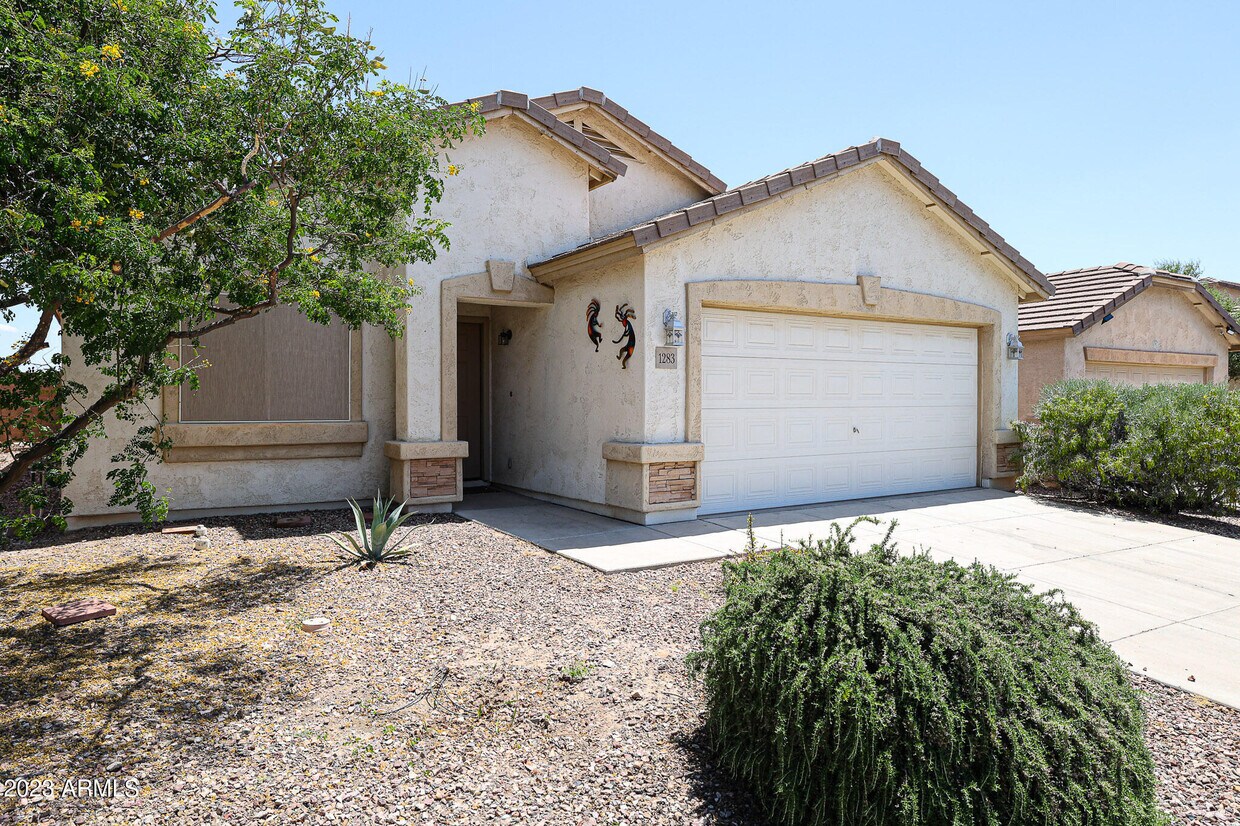 Foto principal - 1283 S 225th Ln