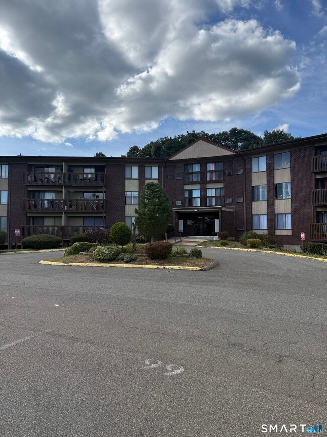 Building Photo - 2306 Cromwell Hills Dr