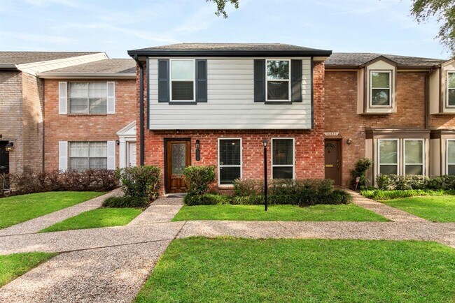 Foto del edificio - 10328 Briar Forest Dr