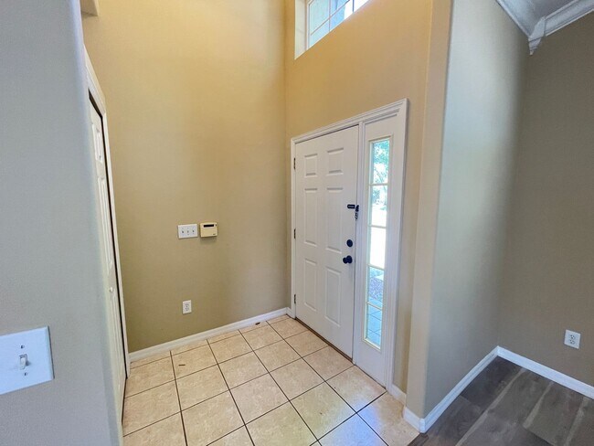 Foto del edificio - Available Now! Charming House in Coveted O...